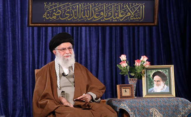 سخنرانی تلویزیونی رهبر معظم انقلاب به مناسبت ولادت حضرت امام زمان (عج) انتظار به معنای نشستن و دست روی دست گذاشتن و چشم به در دوختن هم نیست؛ انتظار به معنای آماده شدن است