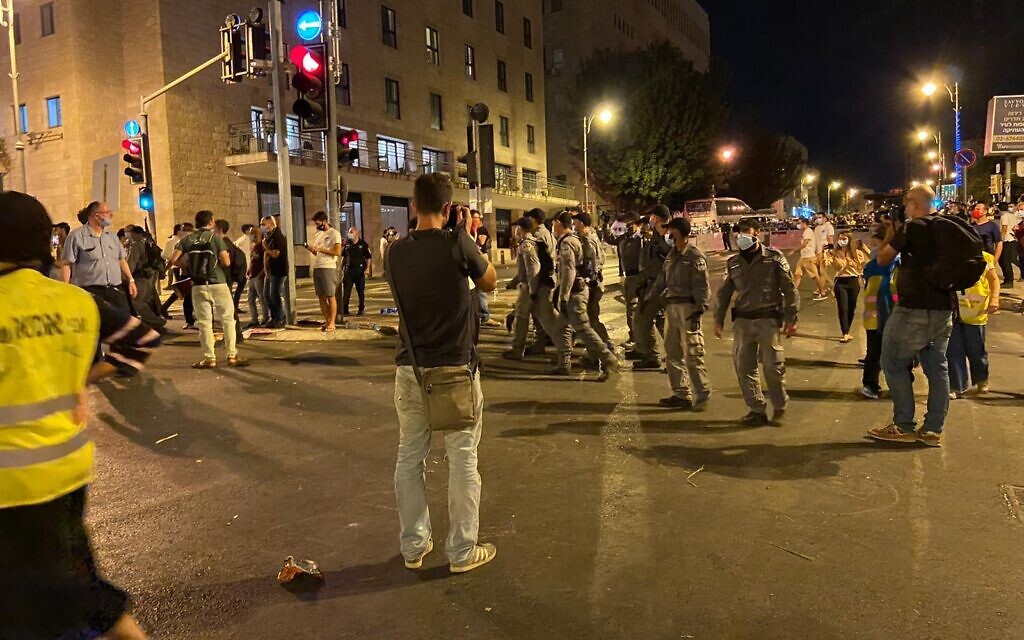 اعتراضها علیه نتانیاهو؛ پیش بینی از تداوم اعتراضها در هفتههای آینده اعتراضها علیه نتانیاهو؛ پیش بینی از تداوم اعتراضها در هفتههای آینده