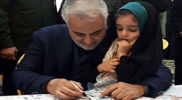 گزارشی مستند از ارتباط ویژه شهید سلیمانی با خانواده شهدا گزارشی مستند از ارتباط ویژه شهید سلیمانی با خانواده شهدا