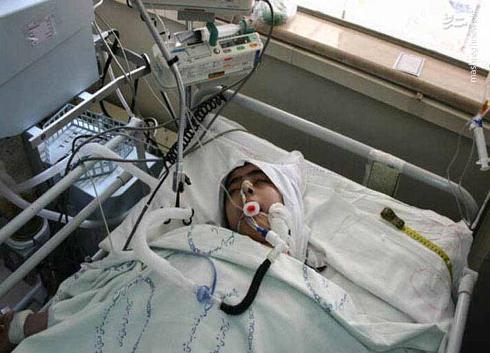 مادر شهیده کشاورز: دستگیری سرکرده «گروهک تروریستی تندر» مرهمی بر دل خانواده‌های شهدا است/ جلسات دادگاه جمشید شارمهد علنی برگزار شود