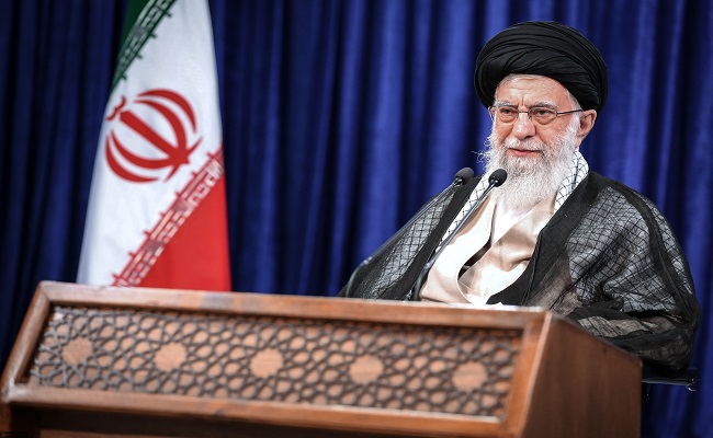رهبر معظم انقلاب برای تأمین آینده احتیاج داریم به صبر و ثبات؛ بایستی گاممان را محکم کنیم