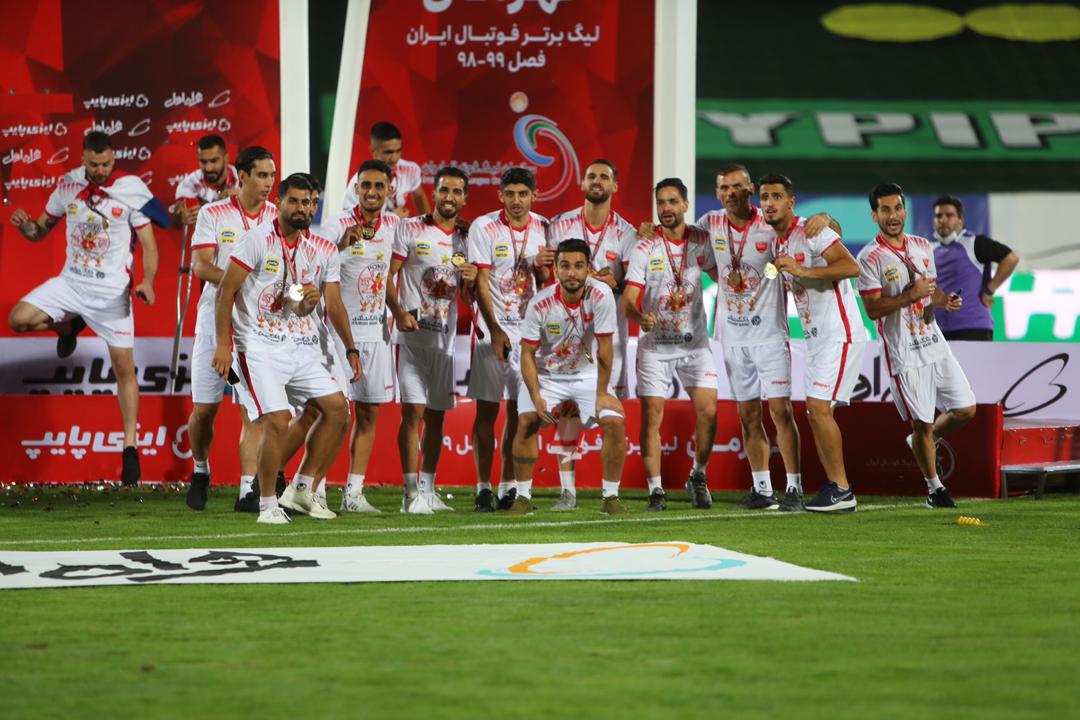گزارش ویژه از جشن قهرمانی پرسپولیس؛ ششمین کاپ در دستان پسران قرمز + تصاویر گزارش ویژه از جشن قهرمانی پرسپولیس؛ ششمین کاپ در دستان پسران قرمز + تصاویر