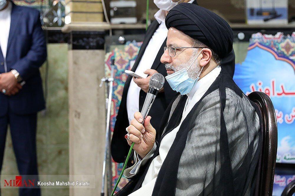 دیدار رییس دستگاه قضا با تعدادی از ایتام و خانوادههای تحت پوشش یکی از مراکز فرهنگی و جهادی اطراف تهران دیدار رییس دستگاه قضا با تعدادی از ایتام و خانوادههای تحت پوشش یکی از مراکز فرهنگی و جهادی اطراف تهران