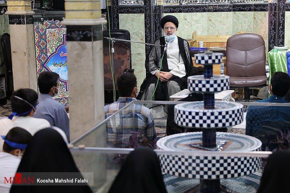 دیدار رییس دستگاه قضا با تعدادی از ایتام و خانوادههای تحت پوشش یکی از مراکز فرهنگی و جهادی اطراف تهران دیدار رییس دستگاه قضا با تعدادی از ایتام و خانوادههای تحت پوشش یکی از مراکز فرهنگی و جهادی اطراف تهران