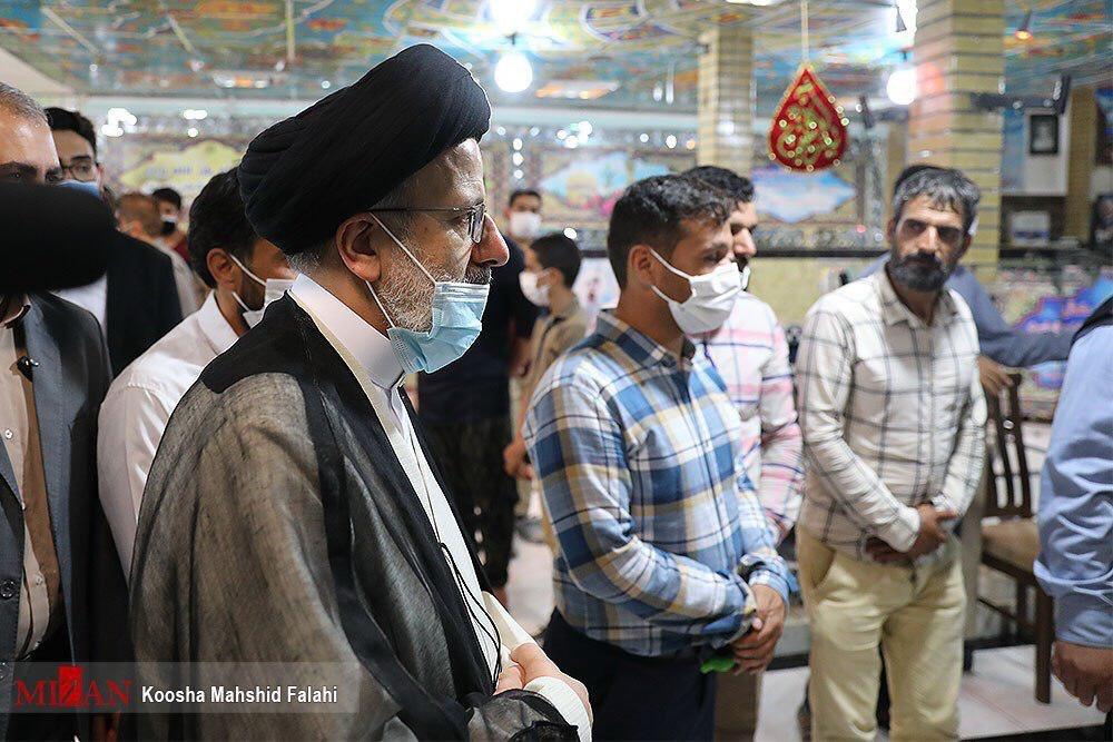 دیدار رییس دستگاه قضا با تعدادی از ایتام و خانوادههای تحت پوشش یکی از مراکز فرهنگی و جهادی اطراف تهران دیدار رییس دستگاه قضا با تعدادی از ایتام و خانوادههای تحت پوشش یکی از مراکز فرهنگی و جهادی اطراف تهران