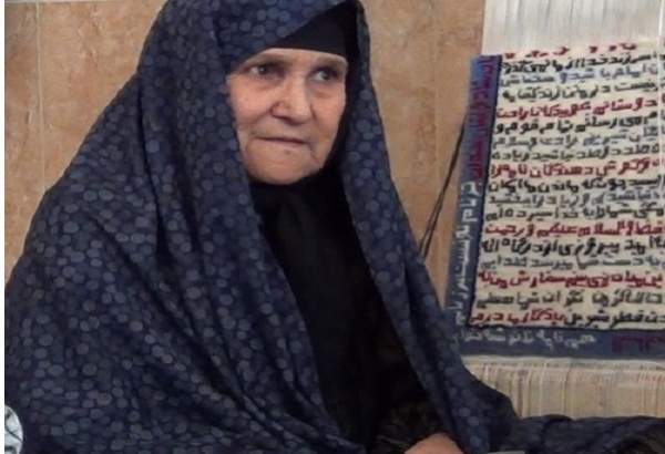 اثبات عشق مادرانه با باقت قالیجه وصیت نامه پسر شهیدش + عکس اثبات عشق مادرانه با باقت قالیجه وصیت نامه پسر شهیدش + عکس