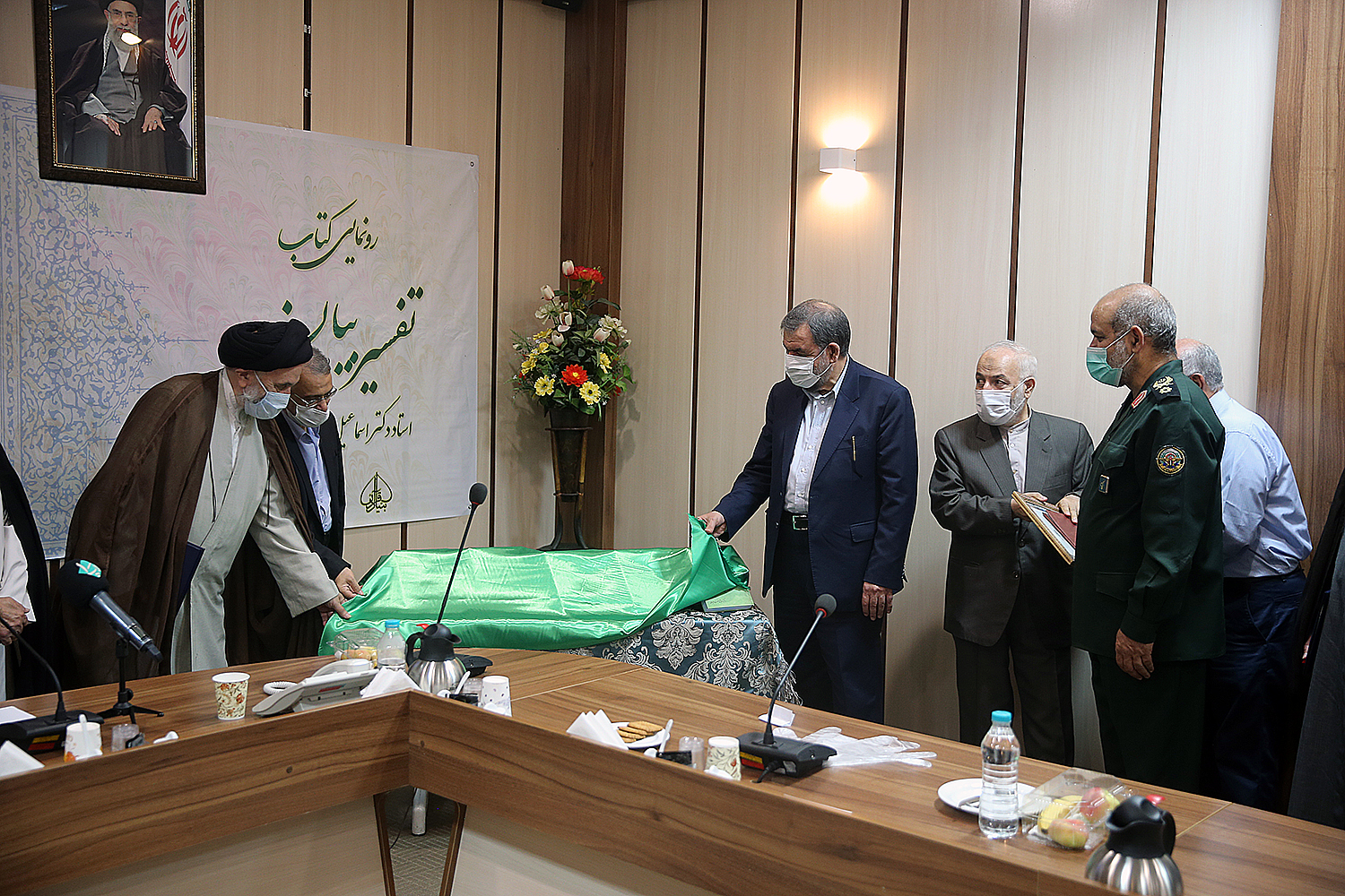 مراسم رونمایی از مجموعه «تفسیر بیان» در دانشگاه عالی دفاع ملی سرلشکر رضایی: وظیفه ما این است که گام دوم انقلاب را با قدرت بیشتری آغاز کنیم