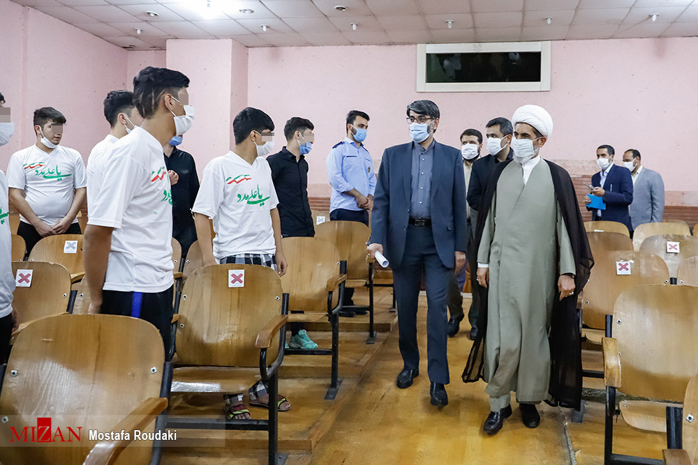 ۱۲ مددجوی کانون اصلاح و تربیت تهران آزاد شدند ۱۲ مددجوی کانون اصلاح و تربیت تهران آزاد شدند