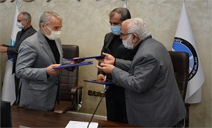 تفاهم‌نامه اجرای ۴۰۰ طرح پنل خورشیدی برای مددجویان کمیته امداد به امضا رسید