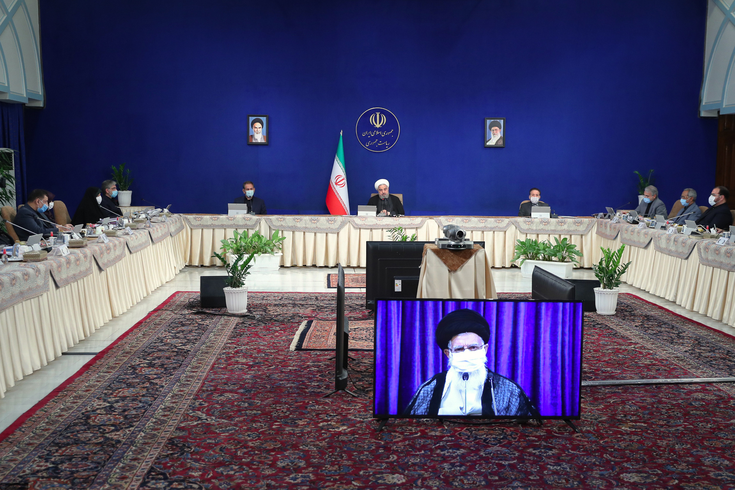 بعضی کار‌های اساسی را که در دولت شما ممکن است جواب ندهد، برای دولت بعد به یادگار بگذارید/ بگذارید با نام نیک و با تشکّر از شما یاد بشود در دولت‌های بعدی