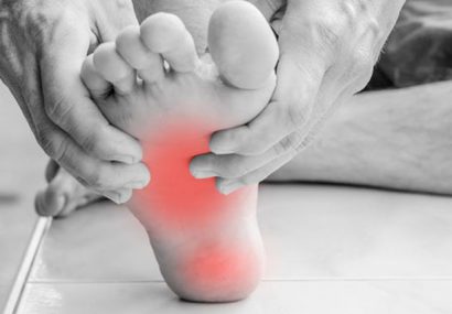 علت گرفتگی عضلات پا هنگام خواب چیست؟