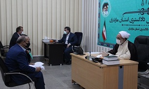 رییس کل دادگستری مازندران با ۳۰ تن از مراجعه‌کنندگان واحد‌های قضایی دیدار کرد
