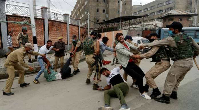 حمله پلیس هند به عزادارن حسینی در کشمیر
