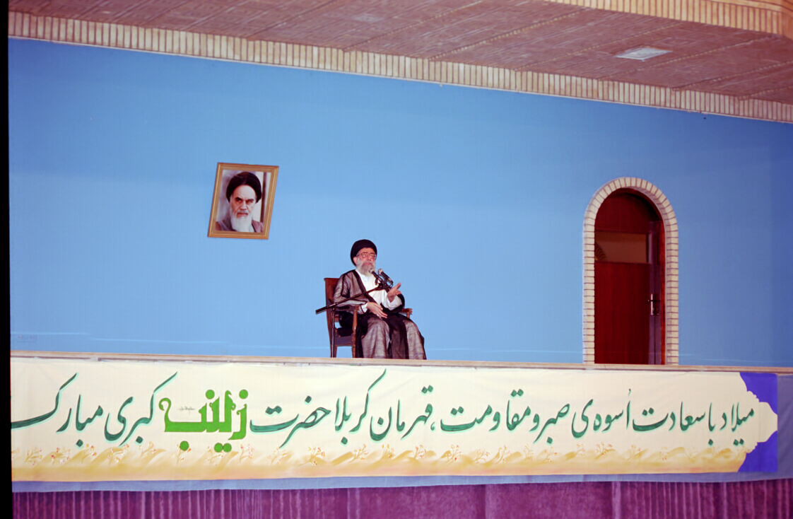 نظام اسلامی، در مقابل زورگویى هیچ قدرتی یک لحظه کوتاه نخواهد آمد/ رشد غیر حق، رشد باطل و رشد سرطانی است و محکوم به فناست