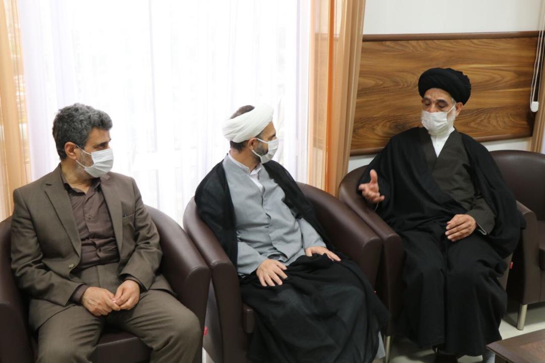 بازدید از پیش اعلام نشده رییس دیوان عالی کشور از محاکم رشت بازدید از پیش اعلام نشده رییس دیوان عالی کشور از محاکم رشت