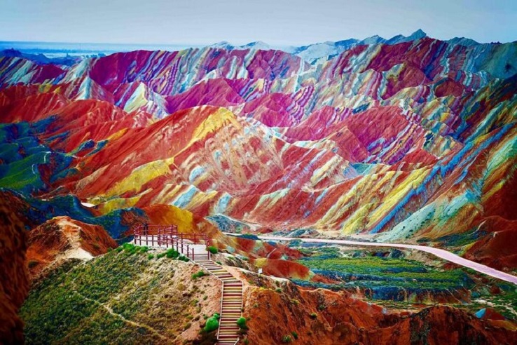 کوه‌های رنگین کمانی دنیا