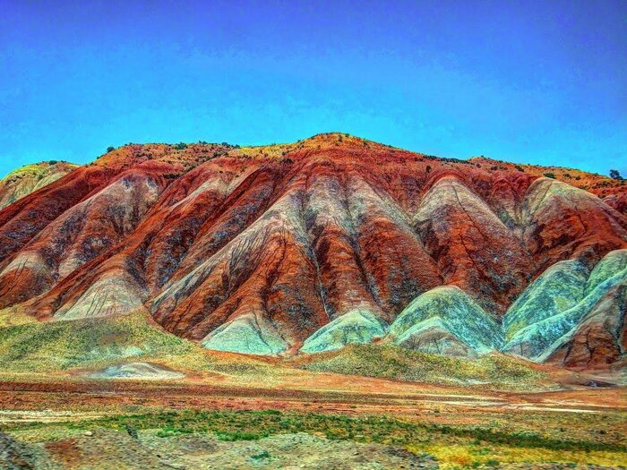 کوه‌های رنگین کمانی دنیا