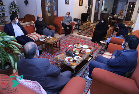 دیدار دبیر شانزدهمین جشنواره بین‌المللی فیلم مقاومت با خانواده ملاقلی‌پور