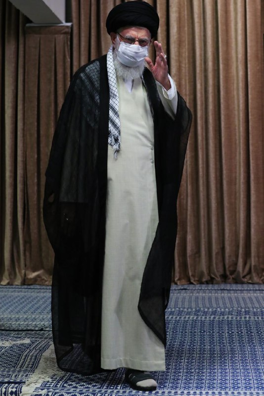 آغاز سخنرانی رهبر انقلاب در آیین تجلیل و تکریم سراسری یک میلیون پیشکسوت دفاع مقدس آغاز سخنرانی رهبر انقلاب در آیین تجلیل و تکریم سراسری یک میلیون پیشکسوت دفاع مقدس