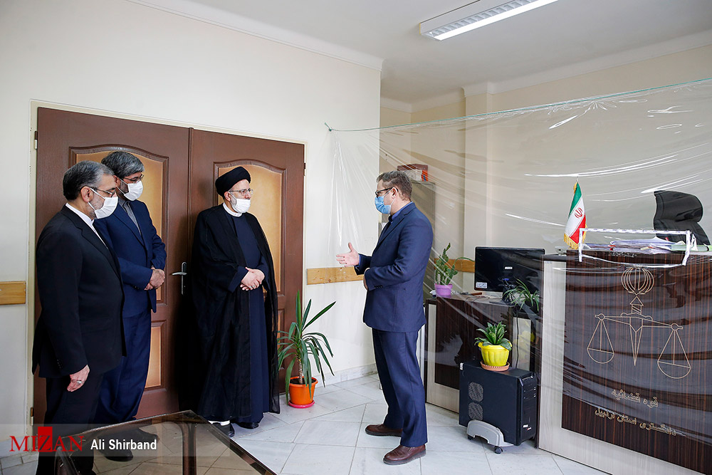 دستور رییس دستگاه قضا برای بررسی مجدد پرونده ورشکستگی و تملک کارخانه نساجی سبلان اردبیل توسط بانک/ بازدید سرزده آیت الله رئیسی از مجتمع قضایی شهید قدوسی اردبیل دستور رییس دستگاه قضا برای بررسی مجدد پرونده ورشکستگی و تملک کارخانه نساجی سبلان اردبیل توسط بانک/ بازدید سرزده آیت الله رئیسی از مجتمع قضایی شهید قدوسی اردبیل