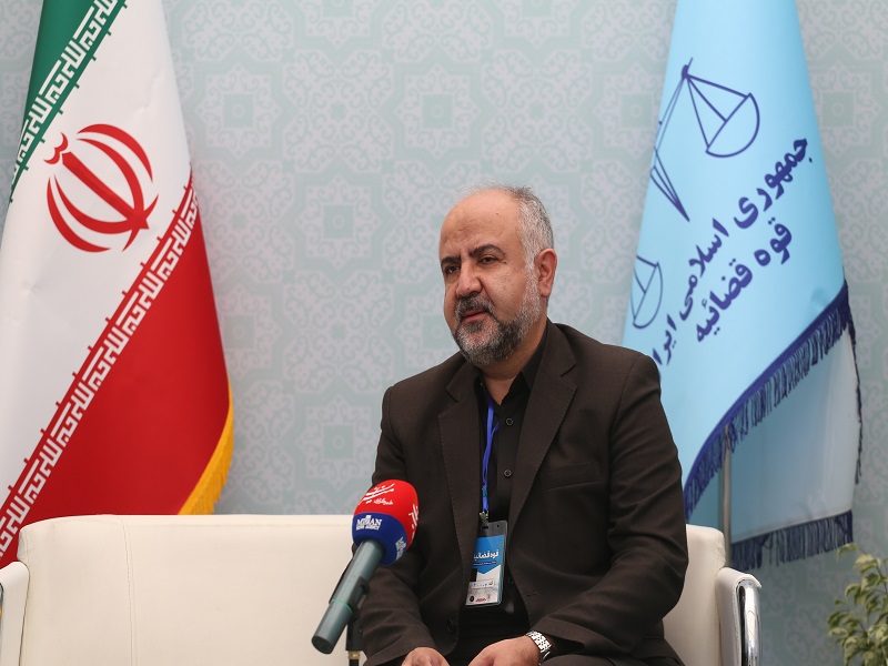 دستاوردهای قوه قضاییه در نمایشگاه دفاع مقدس / استقبال گسترده بازدیدکنندگان از نمایشگاه دستاوردهای دفاع مقدس قوه قضاییه/ مبارزه با جواسیس و دست نشانده‌های رژیم منحوس پهلوی در دوران جنگ تحمیلی/ ماجرای نجات اسناد ثبتی آبادان از تخریب در جنگ