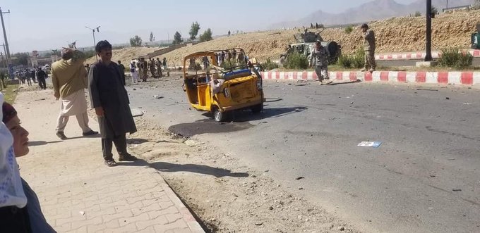 حمله به کاروان فرماندار ولایت لغمان؛ دهها نفر کشته و مجروح حمله به کاروان فرماندار ولایت لغمان؛ دهها نفر کشته و مجروح