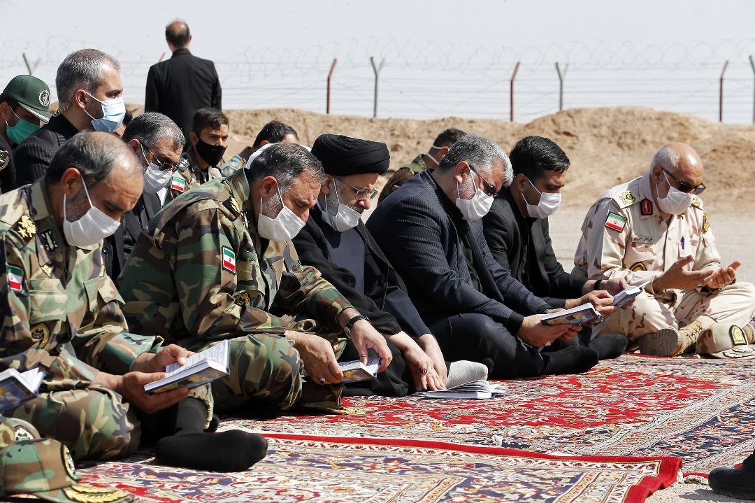 آیت‌الله رئیسی با حضور در پاسگاه مرزی یزدان در جریان توانمندی‌ها و امکانات موجود برای صیانت از مرزهای کشور قرار گرفت