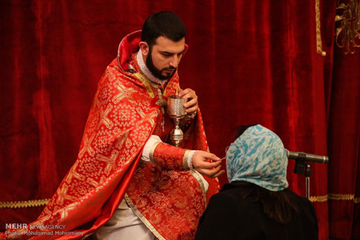 سال نو میلادی در کلیسا سرکیس مقدس + تصاویر