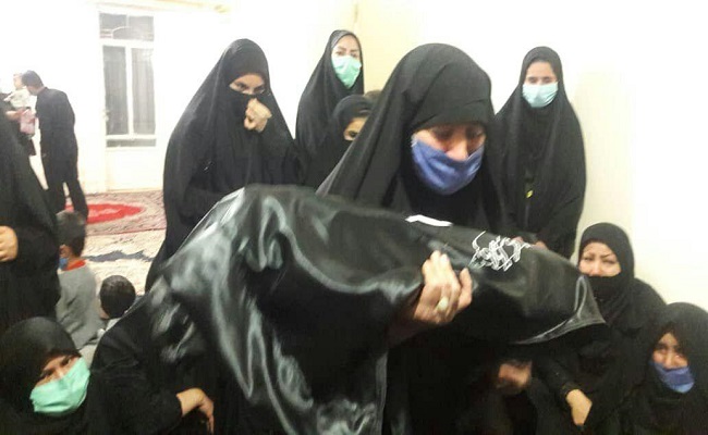 تحویل وسایل کشف شده همراه پیکر مطهر شهید مدافع حرم «زکریا شیری» به خانواده شهید برگزاری مراسم تشیبع و تدفین شهید مدافع حرم خانطومان «زکریا شیری»