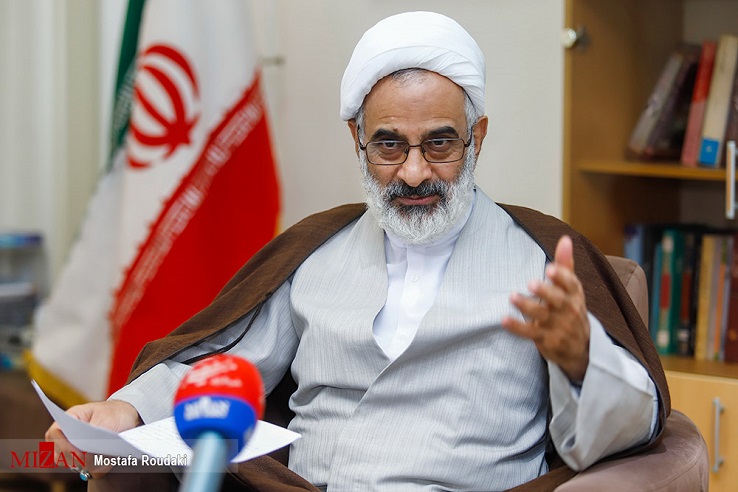 کمک سپاه به دولت فعلی از دولت‌های قبلی بیشتر است| مدیران از کمک گرفتن از نیرو‌های مسلح برای کمک به آبادانی کشور نترسند| ترامپ، میوه کار اوباما را چید| تروریست‌ها به مرز‌های ایران نزدیک شوند گورشان کَنده می‌شود| قوه قضائیه خیلی از کارخانه‌ها از تعطیلی رهانید