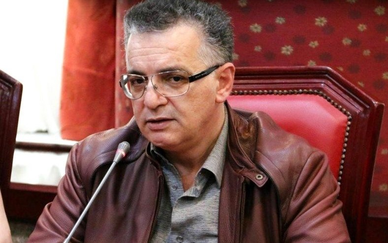صندلی لرزان مدیریت در تراکتور/ پول خوشبختی نمیآورد صندلی لرزان مدیریت در تراکتور/ پول خوشبختی نمیآورد