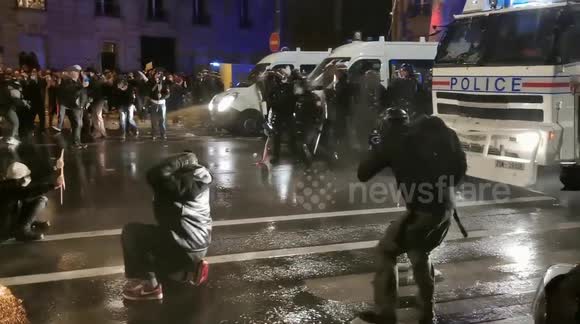 عکس| اعتراض به لایحه جدید امنیتی در فرانسه؛ یک سال حبس برای انتشار عکس پلیس