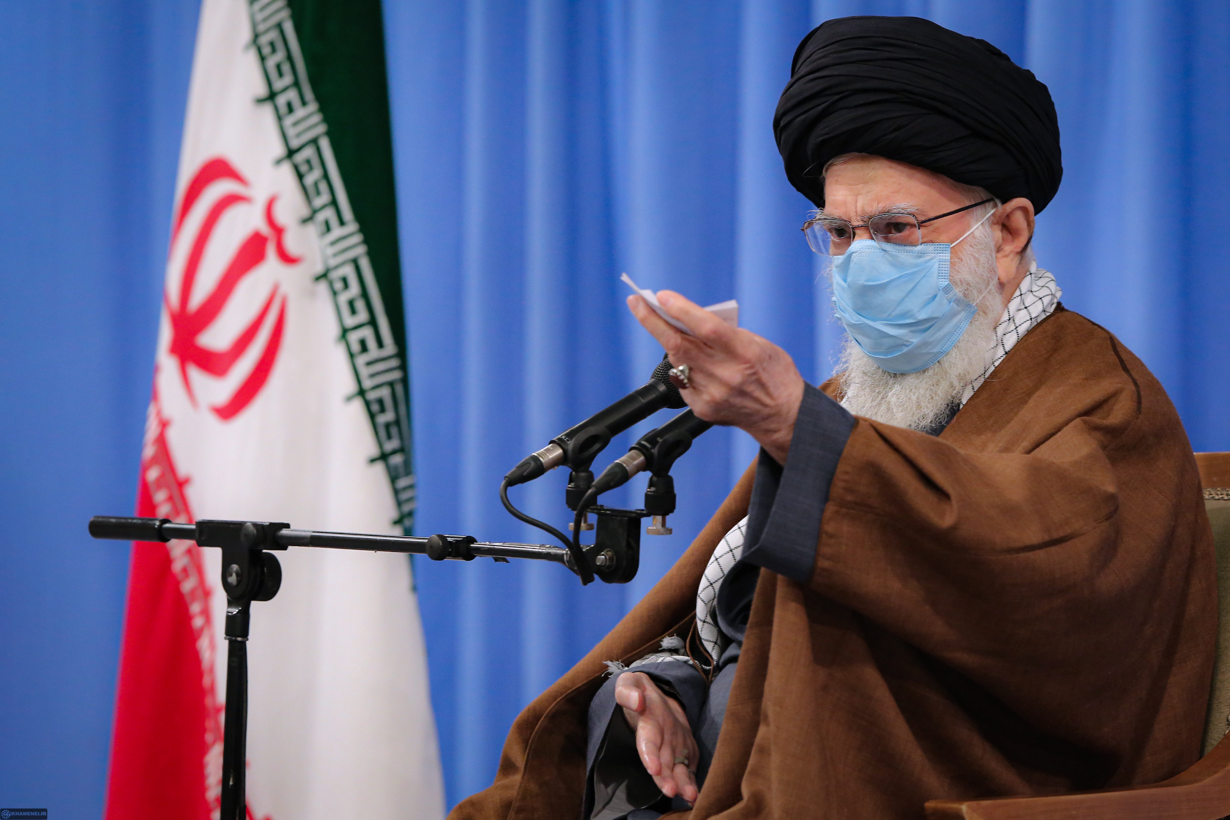 جلسه شورایعالی هماهنگی اقتصادی در حضور رهبر انقلاب مشکل اقتصاد کشور نداشتن راهکار نیست همت، شجاعت و پیگیری جدی نیاز است