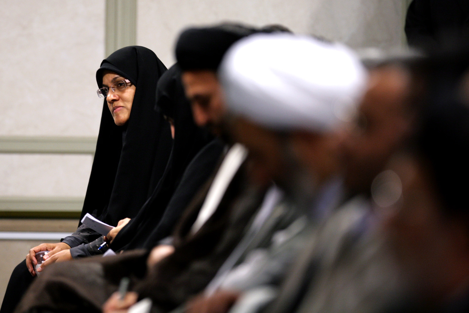 دیدار رهبر انقلاب با رییس و نمایندگان مجلس شورای اسلامی فکر در لباس قانون تجلی میکند بعد در سراسر وجود کشور سریان و جریان پیدا میکند