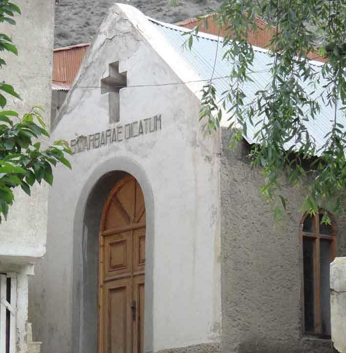 کوچکترین کلیسای جهان در ایران، با در بسته کوچکترین کلیسای جهان در ایران، با در بسته