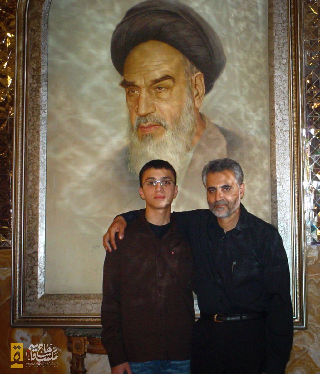تصویری کمتر دیده شده از «شهید سلیمانی» به همراه «شهید جهاد مغنیه» تصویری کمتر دیده شده از «شهید سلیمانی» به همراه «شهید جهاد مغنیه»