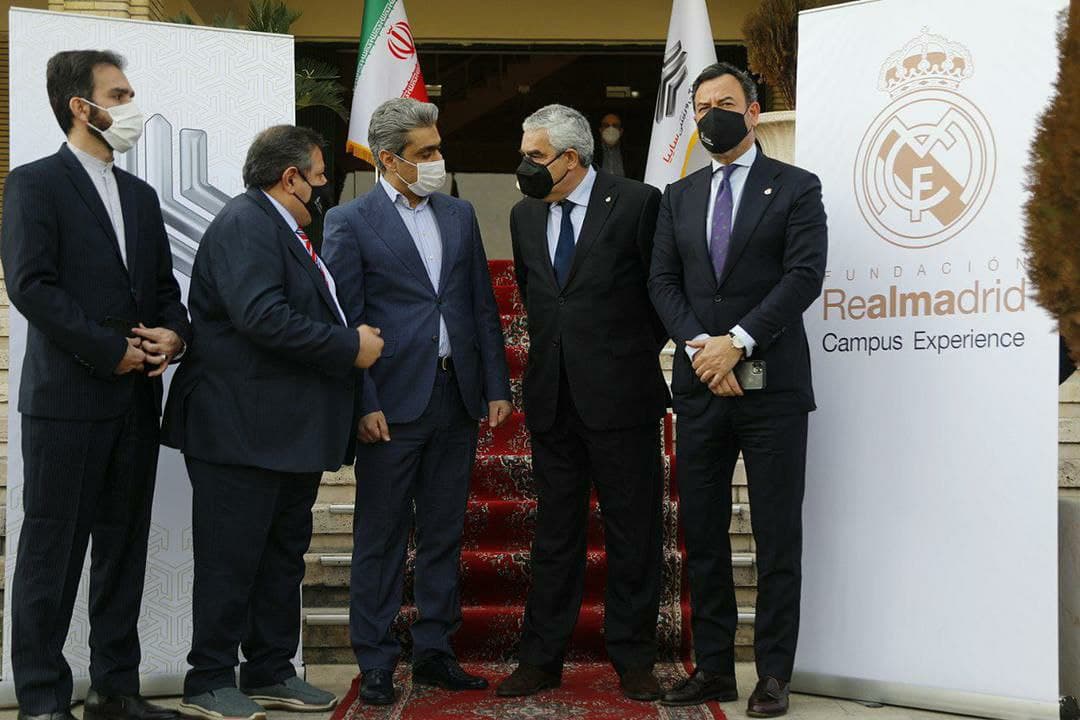 بازدید نمایندگان رئال مادرید از ورزشگاه خانگی باشگاه سایپا بازدید نمایندگان رئال مادرید از ورزشگاه خانگی باشگاه سایپا