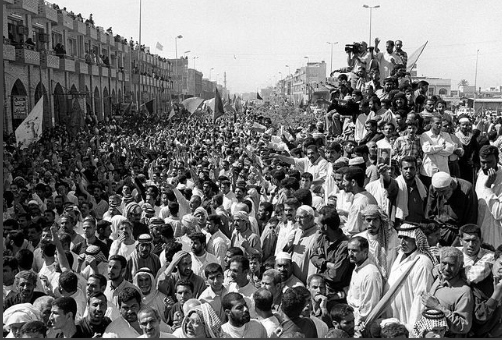 تصویری از اولین زیارت اربعین بعد از صدام تصویری از اولین زیارت اربعین بعد از صدام