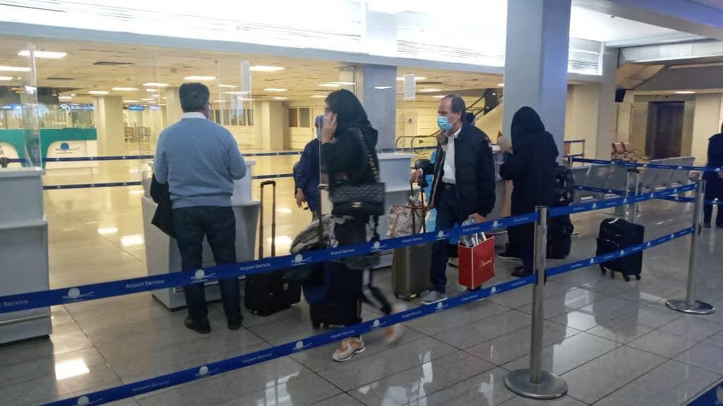 جلوگیری از تجمع مسافران در فرودگاه امام خمینی (ره) جلوگیری از تجمع مسافران در فرودگاه امام خمینی (ره)