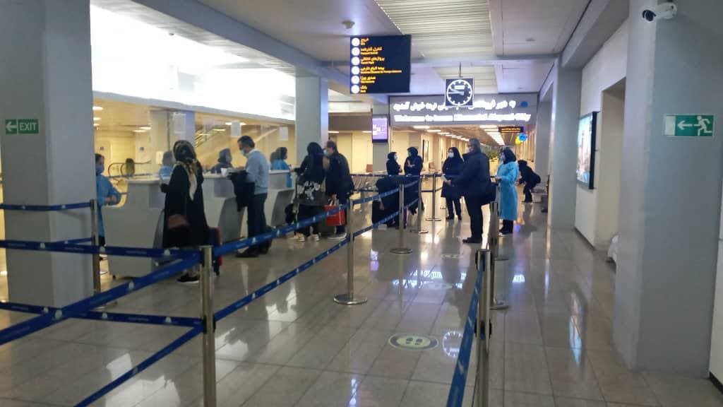 جلوگیری از تجمع مسافران در فرودگاه امام خمینی (ره) جلوگیری از تجمع مسافران در فرودگاه امام خمینی (ره)