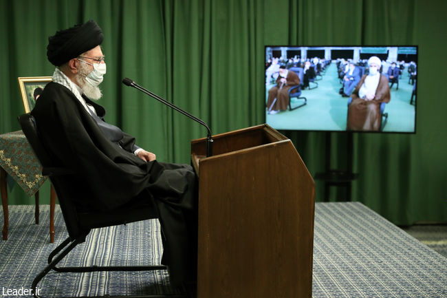 ارتباط تصویری جمعی از مداحان با رهبر انقلاب در سالروز میلاد حضرت زهرا (س) ارتباط تصویری جمعی از مداحان با رهبر انقلاب در سالروز میلاد حضرت زهرا (س)