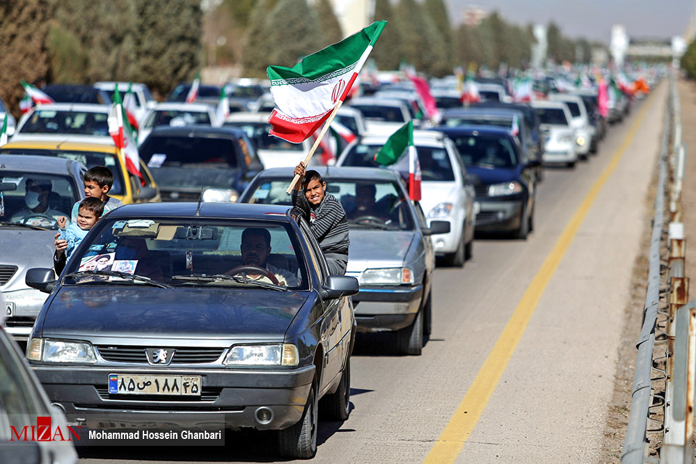 کودکان نسل ششم انقلاب هم در میدان بودند +عکس