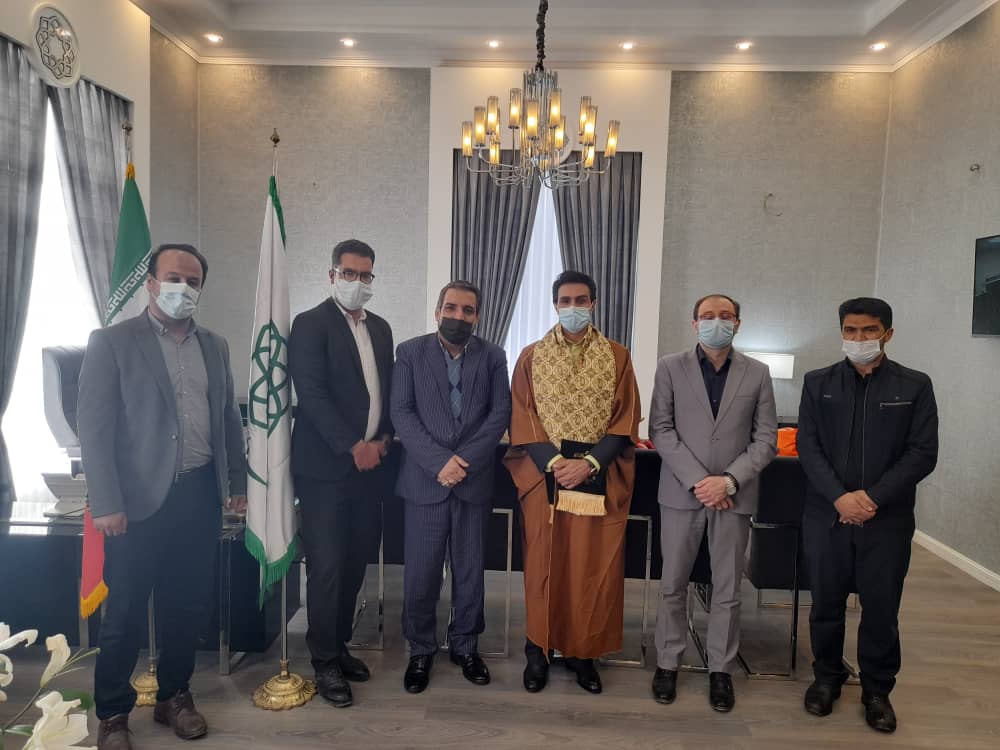 تجلیل از شهردار کاشان توسط ریاست سازمان قهرمانان تجلیل از شهردار کاشان توسط ریاست سازمان قهرمانان