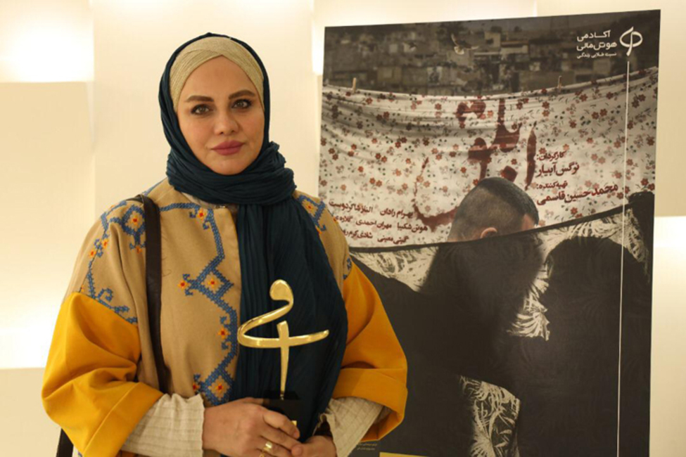 تندیس دومین جشنواره‌ی «نشان فی» به فیلم «ابلق» رسید