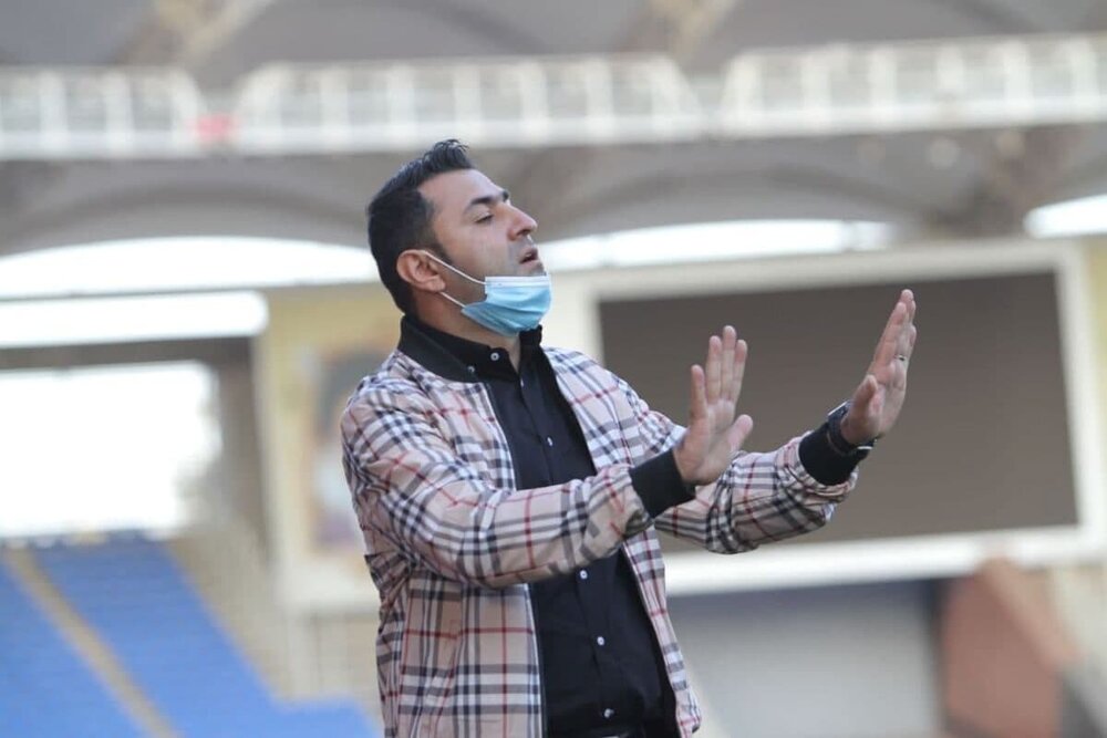 ۲۸ سرمربی فوتبال در ۱۸ هفته!