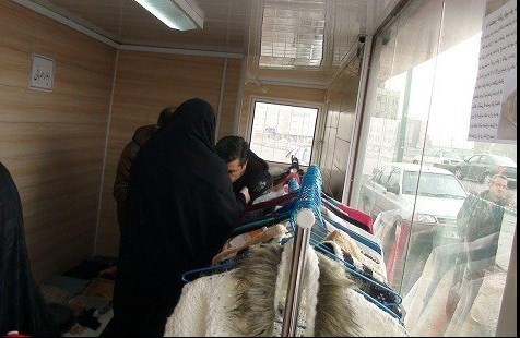 «دیوار مهربانی» به «کلبه مهربانی» تبدیل شد/شهرجدید سهند، پیشگام ایجاد کلبه مهربانی