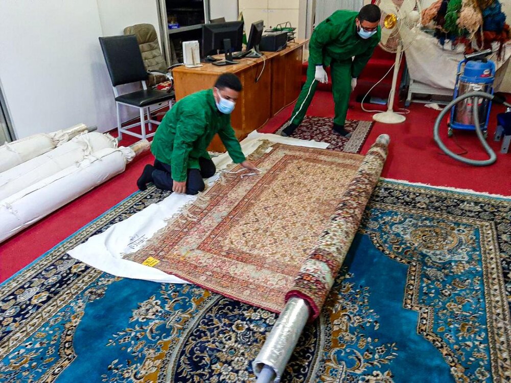 نگهداری فرش‌های نادر حرم حضرت عباس (ع) در موزه «الکفیل» عراق +عکس