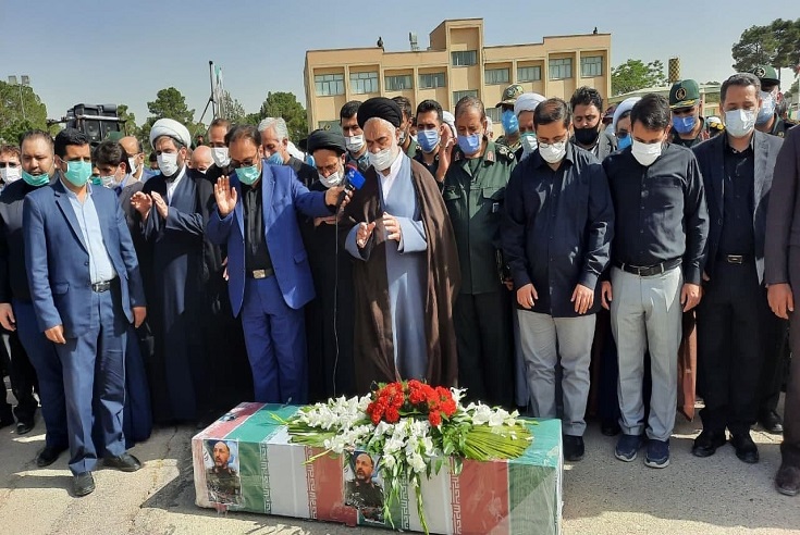 اقامه نماز بر پیکر سردار حجازی در اصفهان وداع با همسنگر حاج قاسم/ فرمانده نیروی قدس: راه شهید حجازی در عرصه مقاومت همچنان استمرار دارد/ + فیلم و عکس