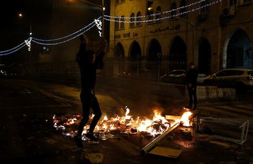 عکس| درگیری میان فلسطینیان و نظامیان صهیونیست؛ ۱۰۵ فلسطینی مجروح شدند عکس| درگیری میان فلسطینیان و نظامیان صهیونیست؛ ۱۰۵ فلسطینی مجروح شدند