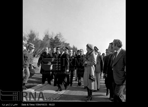 شادی مردم ایران پس از فرار شاه + تصاویر شادی مردم ایران پس از فرار شاه + تصاویر